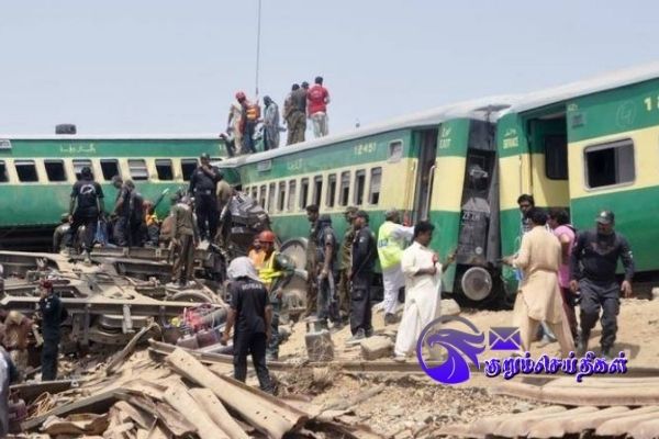 Express trains collide in Pakistan 30 passengers killed